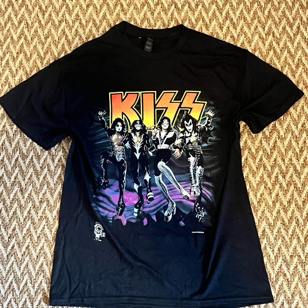 Gildan Black Short Sleeve KISS Graphic Tee